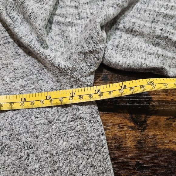 NEW It's Our Time Gray Open Cardigan Pockets Small - Picture 8 of 9
